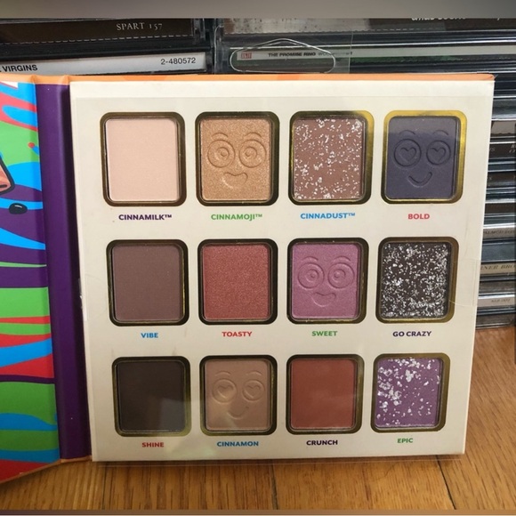Cinnamon Toast Crunch Eyeshadow Palette - Picture 2 of 4
